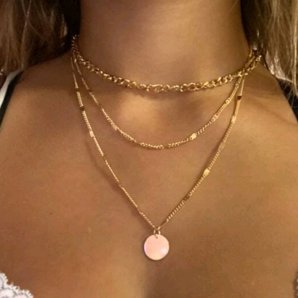 💖 2/$30 Boho disc dainty layered gold tone chain link chunky charm necklace - Picture 8 of 13